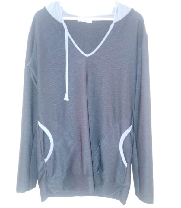 Blusa feminina com capuz